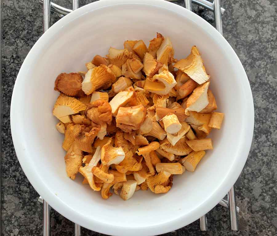 Chanterelles On Toast Recipe Cuisine Fiend